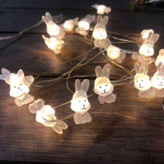 Pasen - Easter - Paashaas - Verlichting - Paasverlichting - Lichtslang met 20 Lampjes - Rabbits - Konijnen Wit